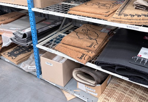 une étagère cotepaillasson chez le logisticien